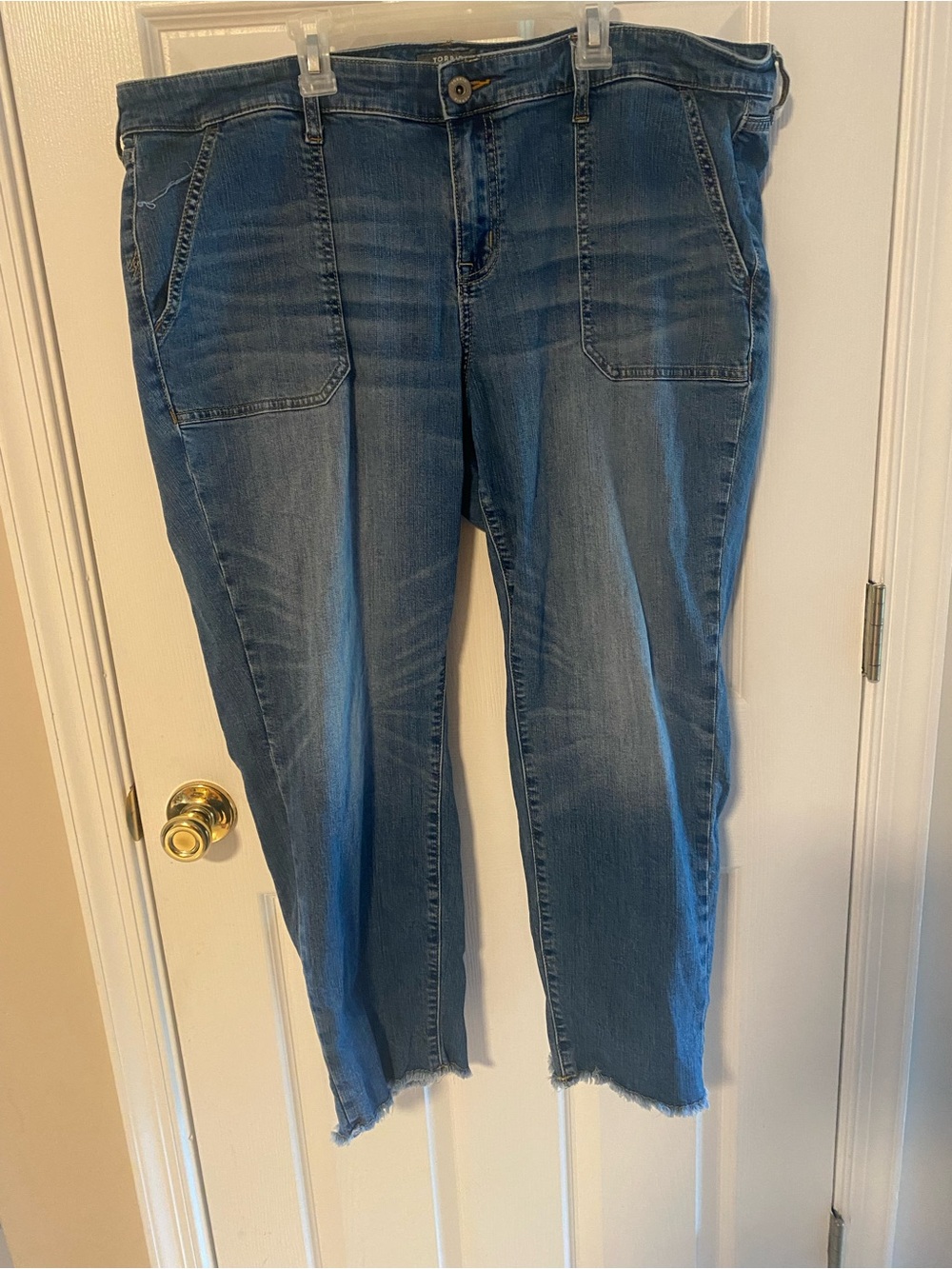 Torrid crop boyfriend jeans